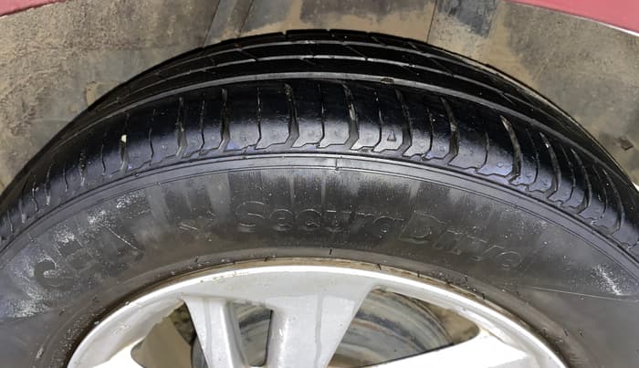 2015 Honda Jazz 1.2L I-VTEC V AT, Petrol, Automatic, 70,560 km, Left Rear Tyre Tread
