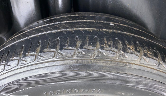 2017 Volkswagen Polo HIGHLINE1.2L PETROL, Petrol, Manual, 74,070 km, Right Rear Tyre Tread