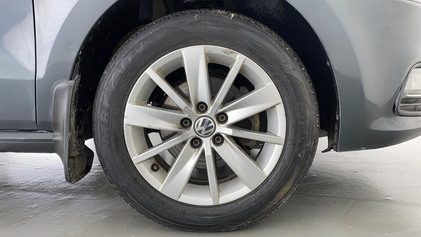 2017 Volkswagen Polo HIGHLINE1.2L PETROL, Petrol, Manual, 74,070 km, Right Front Wheel