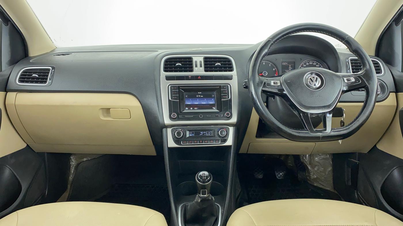 2017 Volkswagen Polo HIGHLINE1.2L PETROL, Petrol, Manual, 74,070 km, Dashboard