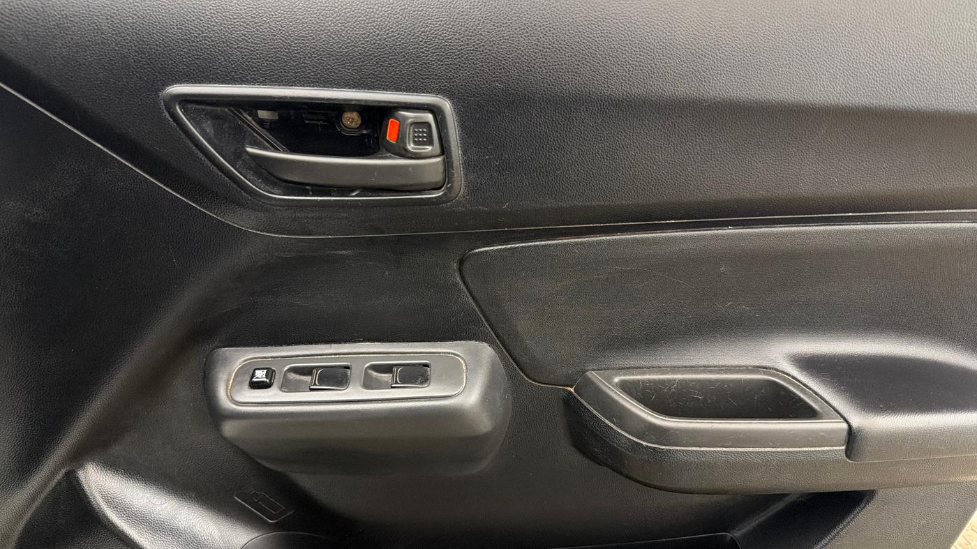 2020 Maruti Swift LXI, Petrol, Manual, 42,801 km, Driver Side Door Panels Control