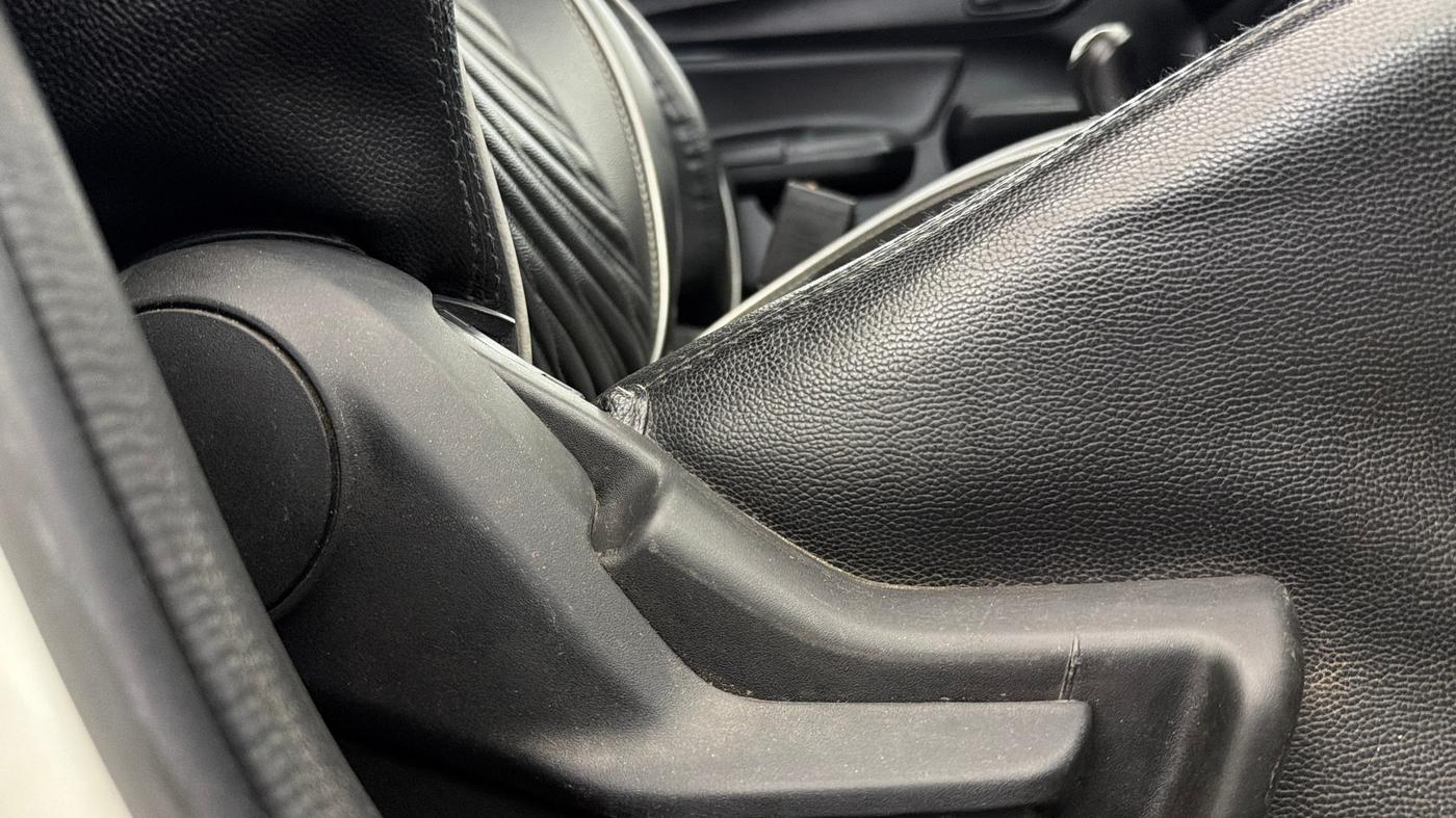 2020 Maruti Swift LXI, Petrol, Manual, 42,801 km, Driver Side Adjustment Panel