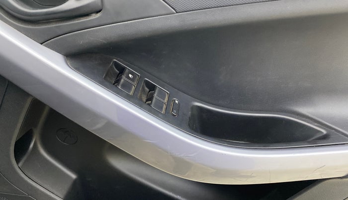 2021 Tata NEXON XMA PETROL, Petrol, Automatic, 29,075 km, Driver Side Door Panels Control