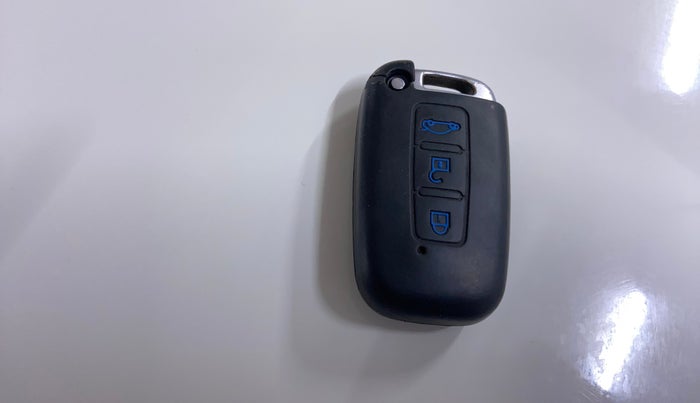 2012 Hyundai New Elantra 1.6 SX AT DIESEL, Diesel, Automatic, 87,099 km, Key Close Up