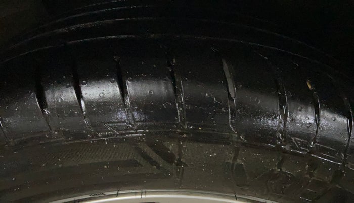 2012 Hyundai New Elantra 1.6 SX AT DIESEL, Diesel, Automatic, 87,099 km, Right Rear Tyre Tread