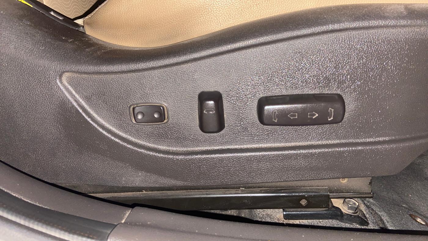 2012 Hyundai New Elantra 1.6 SX AT DIESEL, Diesel, Automatic, 87,134 km, Driver Side Adjustment Panel