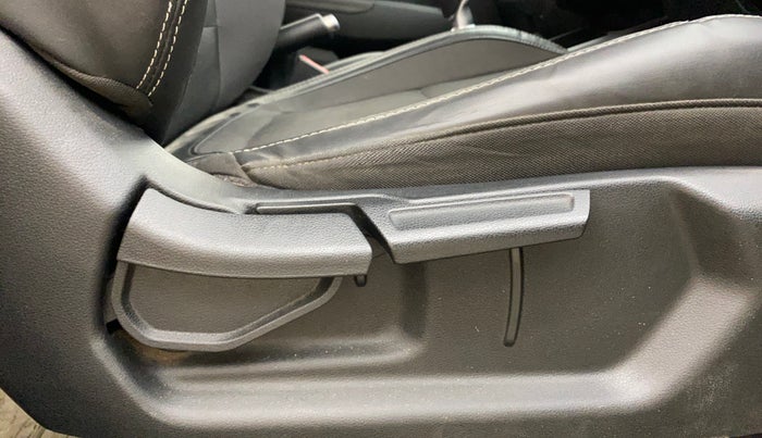 2020 Hyundai VENUE SX (O) 1.5 CRDI, Diesel, Manual, 67,275 km, Driver Side Adjustment Panel