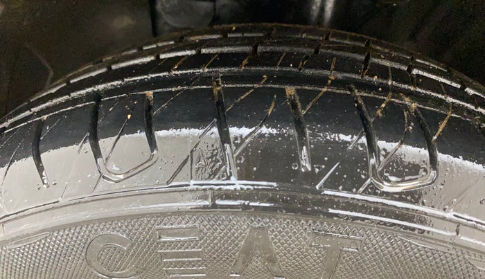 2020 Hyundai VENUE SX (O) 1.5 CRDI, Diesel, Manual, 67,275 km, Left Front Tyre Tread