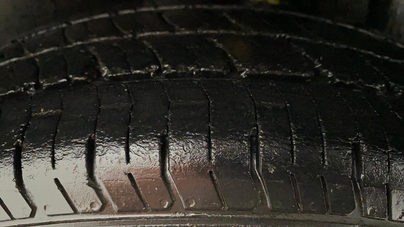 2014 Maruti Swift VDI, Diesel, Manual, 86,749 km, Left Rear Tyre Tread