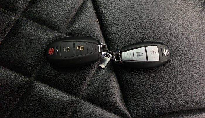 2016 Maruti Baleno ZETA PETROL 1.2, Petrol, Manual, 1,04,538 km, Key Close Up