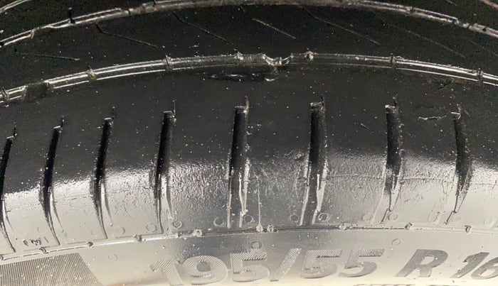 2016 Maruti Baleno ZETA PETROL 1.2, Petrol, Manual, 1,04,538 km, Left Rear Tyre Tread