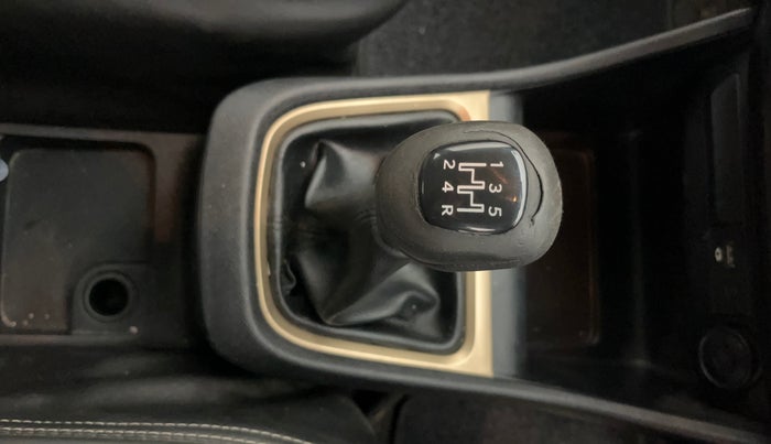 2023 Tata PUNCH ACCOMPLISHED MT, Petrol, Manual, 71,387 km, Gear Lever