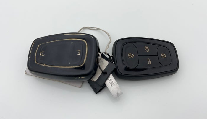 2023 Tata PUNCH ACCOMPLISHED MT, Petrol, Manual, 71,387 km, Key Close Up