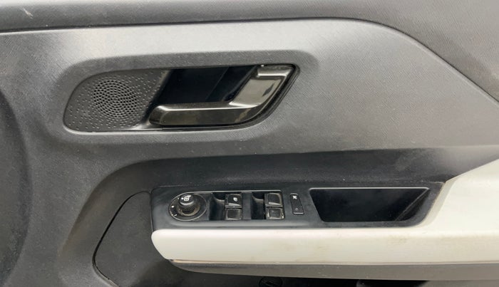 2023 Tata PUNCH ACCOMPLISHED MT, Petrol, Manual, 71,387 km, Driver Side Door Panels Control