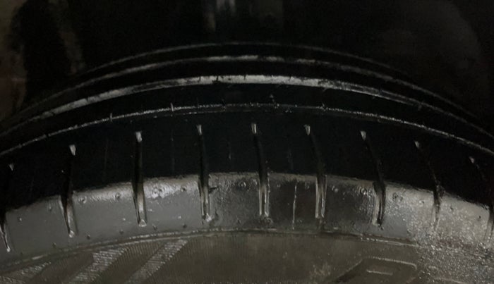 2021 Maruti Baleno ALPHA CVT PETROL 1.2, Petrol, Automatic, 22,833 km, Right Front Tyre Tread