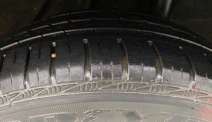 2017 Honda Brio S MT, Petrol, Manual, 20,697 km, Left Rear Tyre Tread