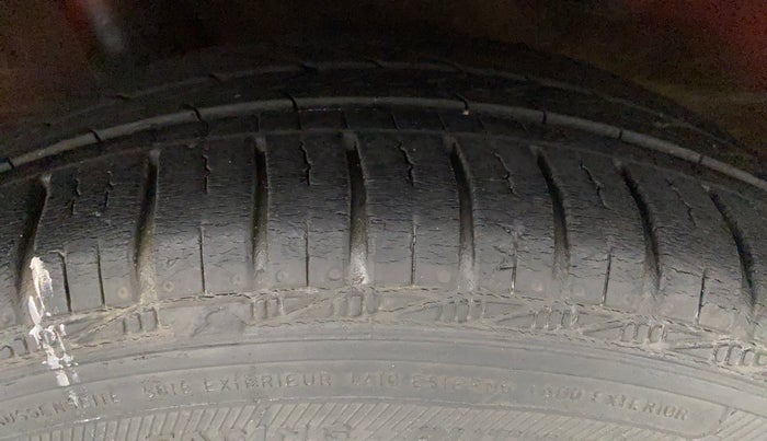 2017 Honda Brio S MT, Petrol, Manual, 20,697 km, Right Rear Tyre Tread