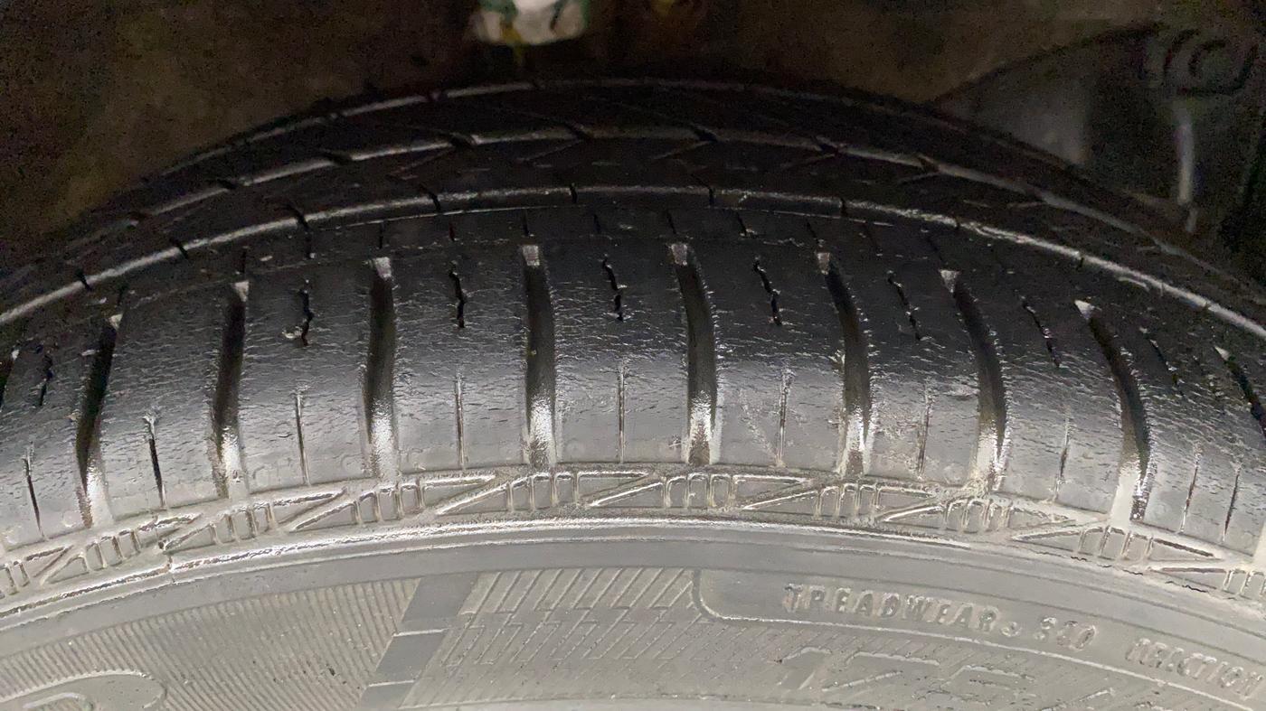 2017 Honda Brio S MT, Petrol, Manual, 20,697 km, Right Front Tyre Tread