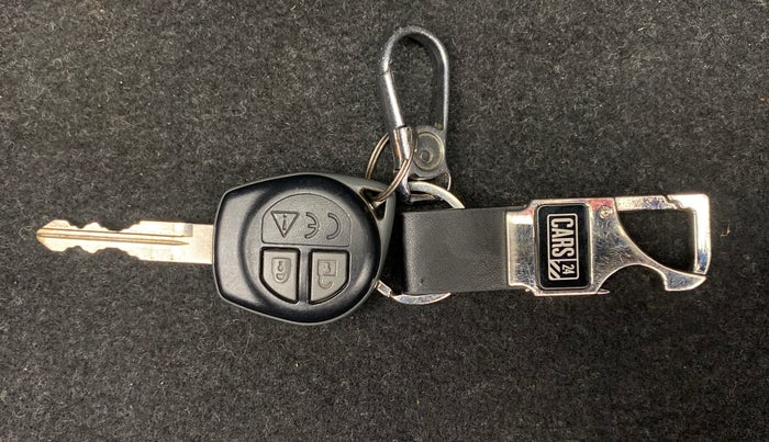 2018 Maruti Swift VXI D, Petrol, Manual, 49,743 km, Key Close Up