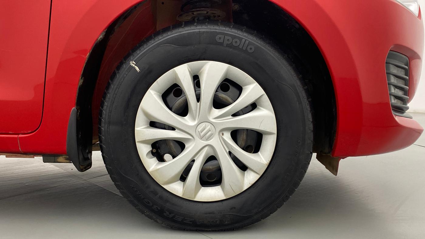 2018 Maruti Swift VXI D, Petrol, Manual, 49,743 km, Right Front Wheel