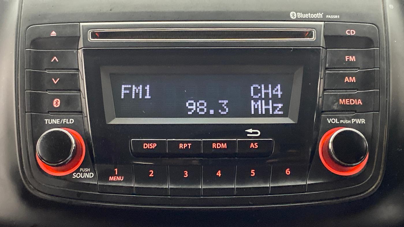 2018 Maruti Swift VXI D, Petrol, Manual, 49,743 km, Infotainment System