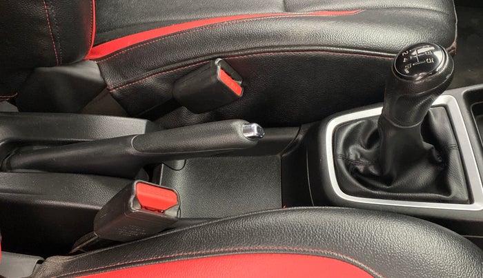 2018 Maruti Swift VXI D, Petrol, Manual, 49,743 km, Gear Lever
