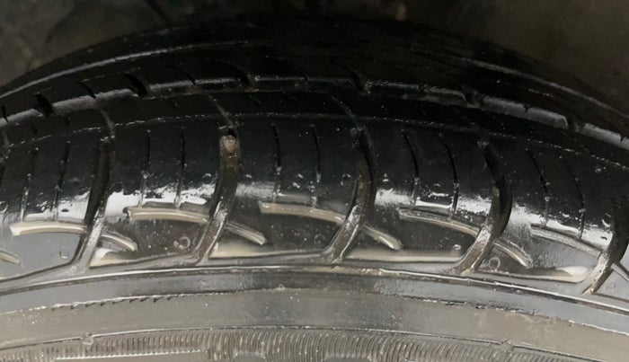 2019 Maruti Baleno DELTA PETROL 1.2, CNG, Manual, 37,373 km, Left Front Tyre Tread