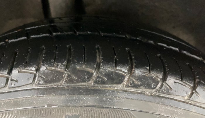 2019 Maruti Baleno DELTA PETROL 1.2, CNG, Manual, 37,373 km, Right Rear Tyre Tread