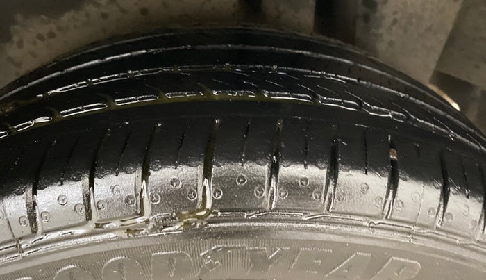2016 Maruti Ciaz ZXI+, Petrol, Manual, 80,284 km, Left Rear Tyre Tread