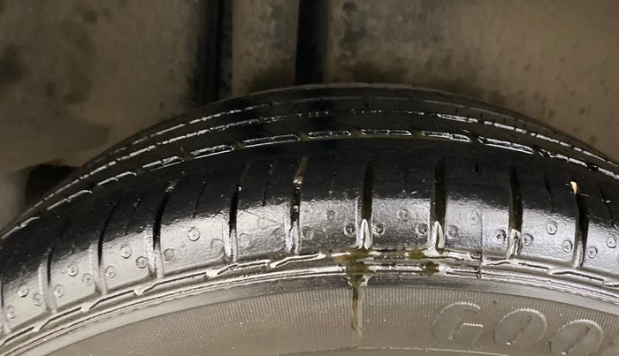 2016 Maruti Ciaz ZXI+, Petrol, Manual, 80,284 km, Right Rear Tyre Tread