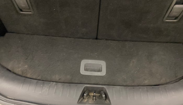 2022 Mahindra XUV700 AX 7 LUXURY D AWD AT 7 STR, Diesel, Automatic, 82,634 km, Boot Inside