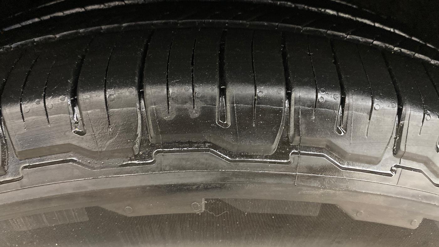 2022 Mahindra XUV700 AX 7 LUXURY D AWD AT 7 STR, Diesel, Automatic, 82,634 km, Right Rear Tyre Tread