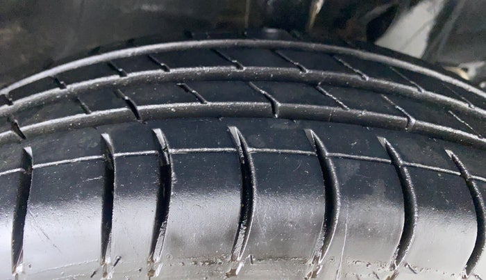 2019 Maruti New Wagon-R 1.0 LXI (O), CNG, Manual, 77,165 km, Right Front Tyre Tread