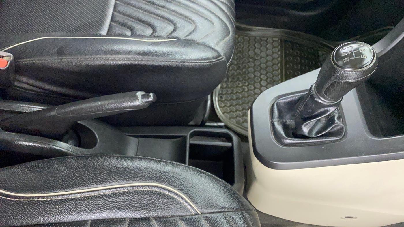 2019 Maruti New Wagon-R LXI CNG 1.0 L, CNG, Manual, 42,196 km, Gear Lever