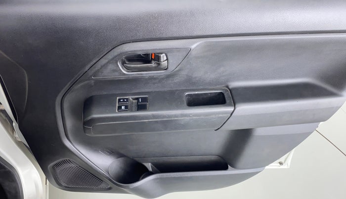 2019 Maruti New Wagon-R LXI CNG 1.0 L, CNG, Manual, 42,196 km, Driver Side Door Panels Control