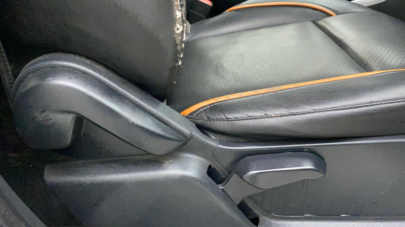 2019 Ford Ecosport 1.5 TITANIUM TI VCT, CNG, Manual, 57,841 km, Driver Side Adjustment Panel