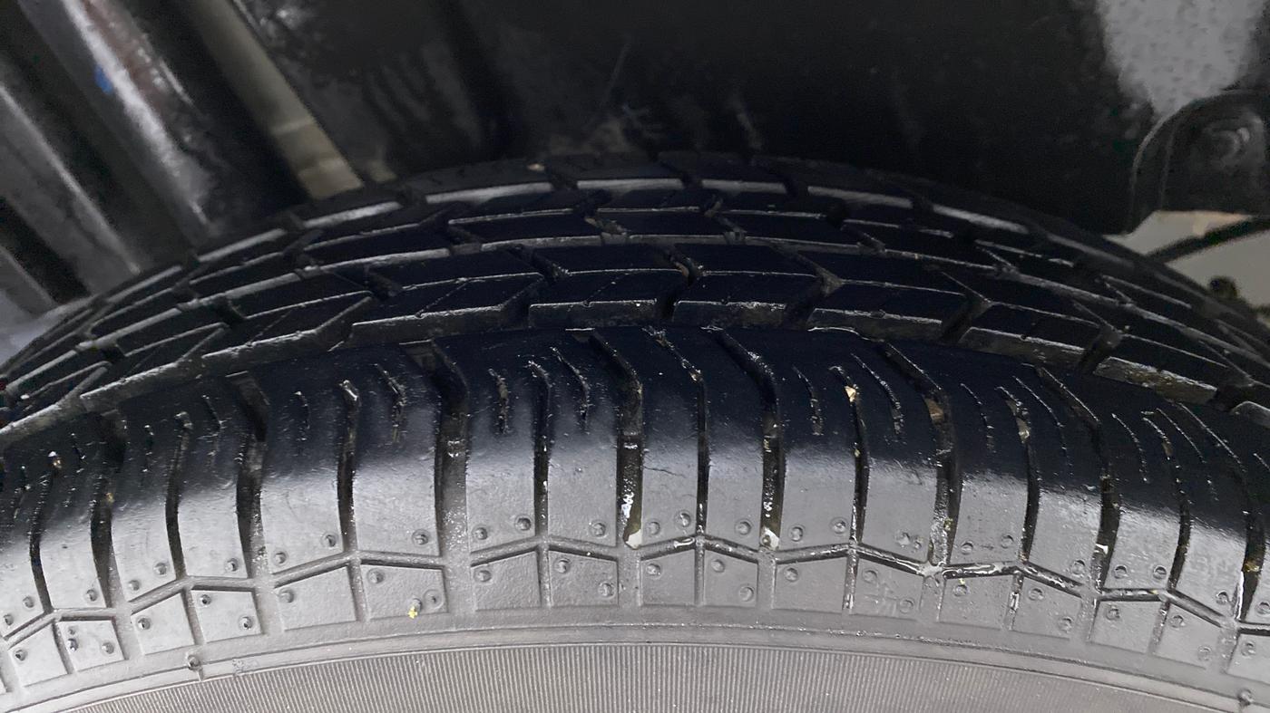 2017 Maruti Swift VXI, Petrol, Manual, 21,083 km, Right Rear Tyre Tread