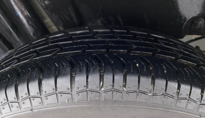 2017 Maruti Swift VXI, Petrol, Manual, 21,083 km, Right Rear Tyre Tread