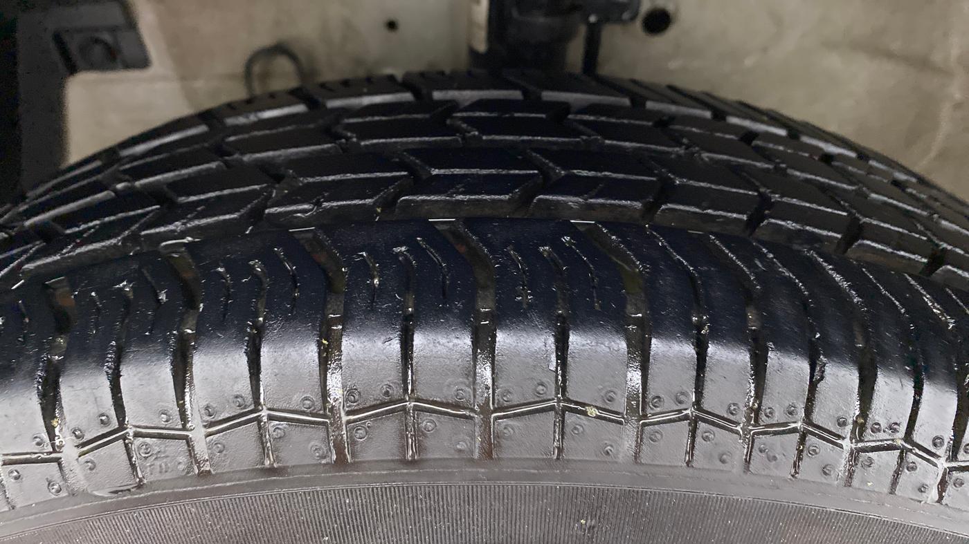 2017 Maruti Swift VXI, Petrol, Manual, 21,083 km, Left Front Tyre Tread