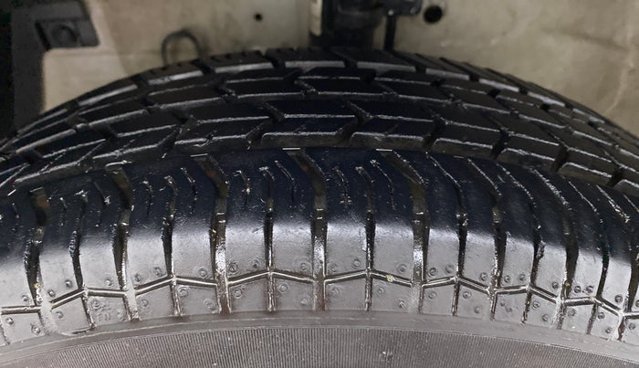 2017 Maruti Swift VXI, Petrol, Manual, 21,083 km, Left Front Tyre Tread