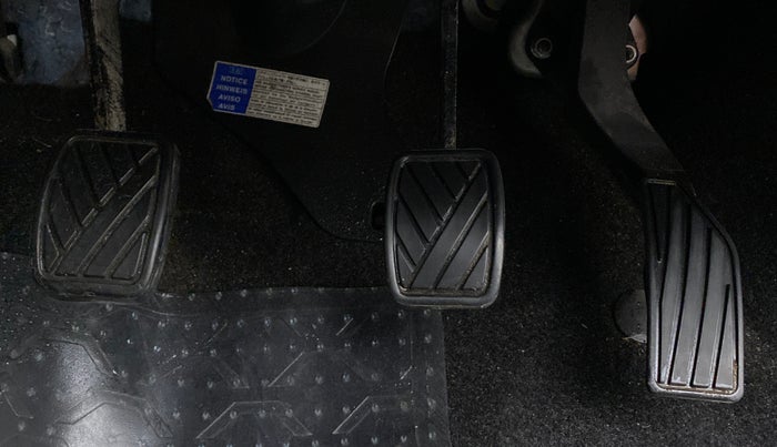 2017 Maruti Swift VXI, Petrol, Manual, 21,083 km, Pedals