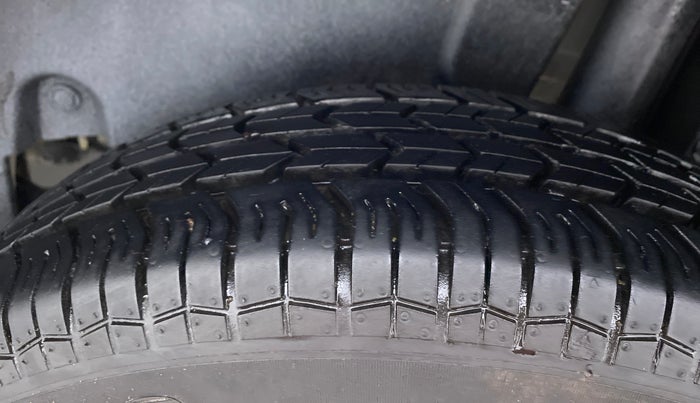 2017 Maruti Swift VXI, Petrol, Manual, 21,083 km, Left Rear Tyre Tread