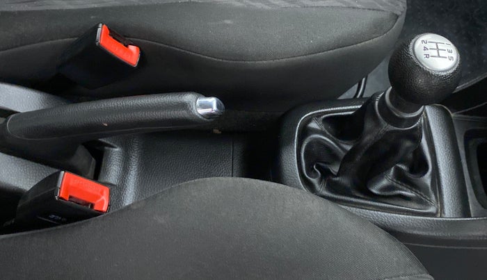 2017 Maruti Swift VXI, Petrol, Manual, 21,083 km, Gear Lever