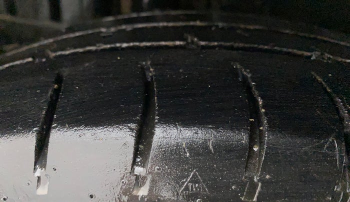 2012 Maruti Swift VXI, Petrol, Manual, 90,846 km, Right Rear Tyre Tread