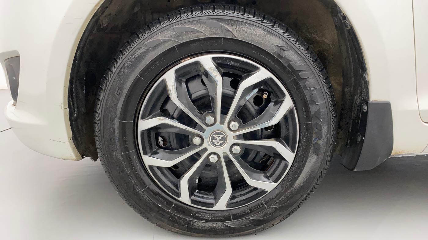 2012 Maruti Swift VXI, Petrol, Manual, 90,846 km, Left Front Wheel