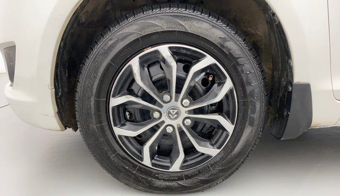 2012 Maruti Swift VXI, Petrol, Manual, 90,846 km, Left Front Wheel