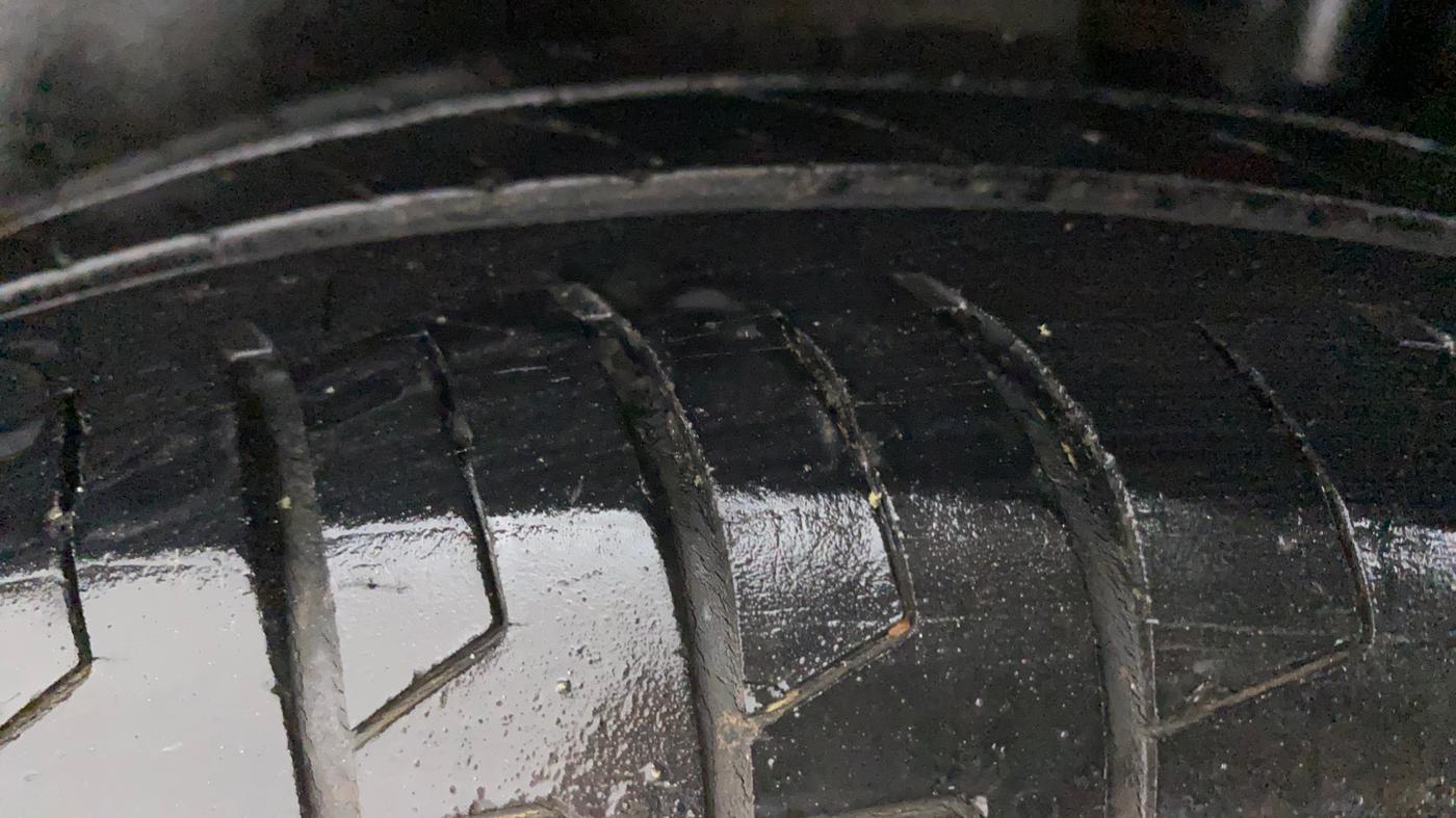 2012 Maruti Swift VXI, Petrol, Manual, 90,846 km, Left Rear Tyre Tread