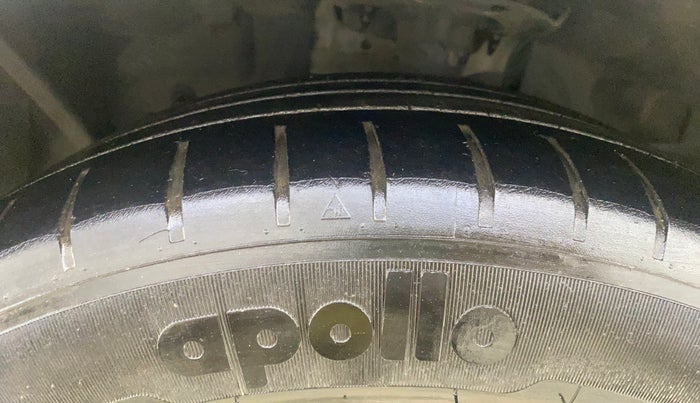 2020 Ford New Figo TITANIUM BLU 1.2 PETROL, Petrol, Manual, 71,297 km, Left Front Tyre Tread