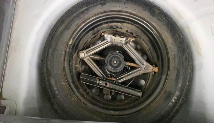 2020 Ford New Figo TITANIUM BLU 1.2 PETROL, Petrol, Manual, 71,297 km, Spare Tyre