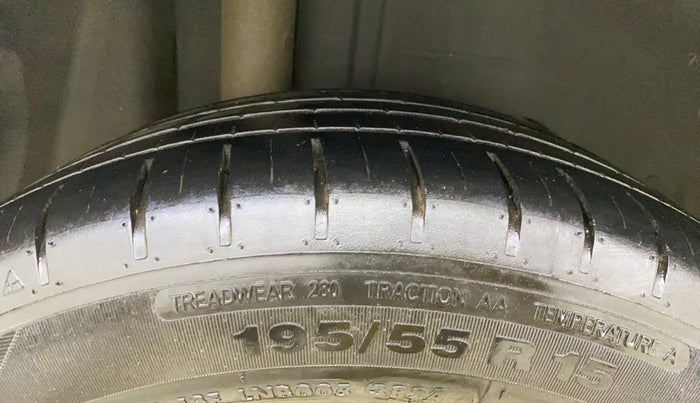 2020 Ford New Figo TITANIUM BLU 1.2 PETROL, Petrol, Manual, 71,297 km, Right Rear Tyre Tread